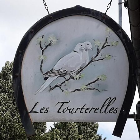Apartamento La Tourterelle Thaims Exterior foto