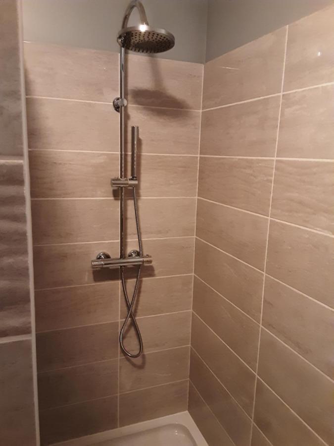 Apartamento La Tourterelle Thaims Exterior foto