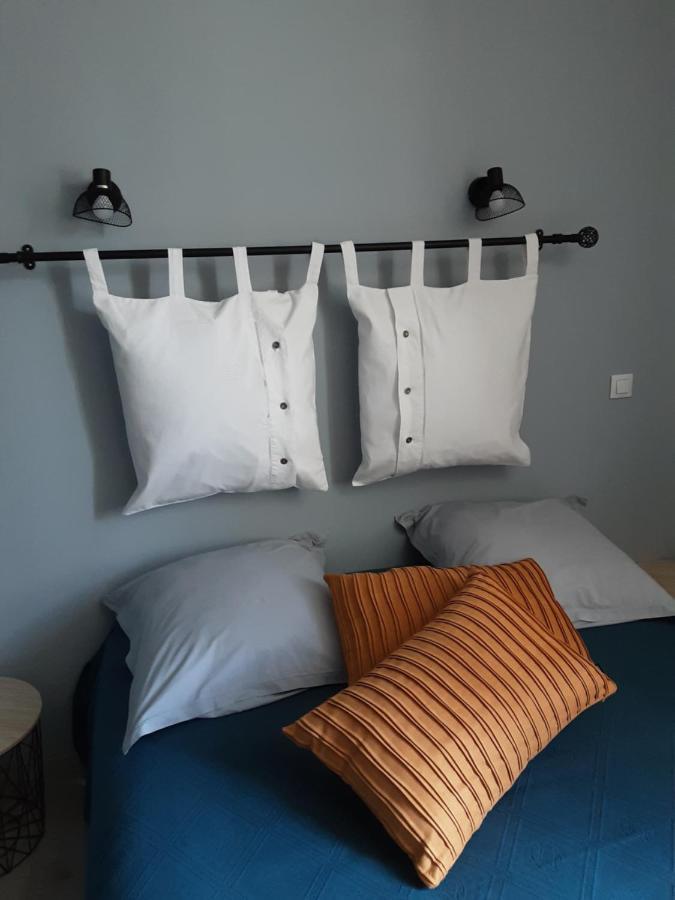 Apartamento La Tourterelle Thaims Exterior foto