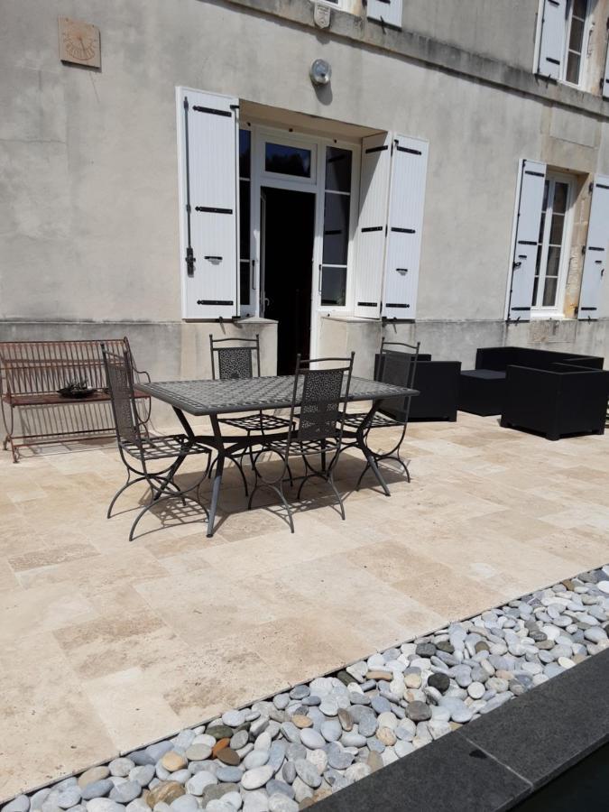 Apartamento La Tourterelle Thaims Exterior foto